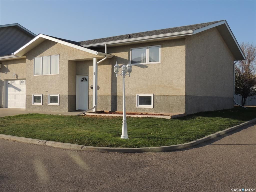 I have sold a property at 4 491 Bannatyne AVE in Estevan
